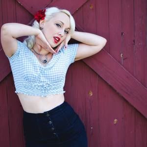 Meet your Posher, Ambur